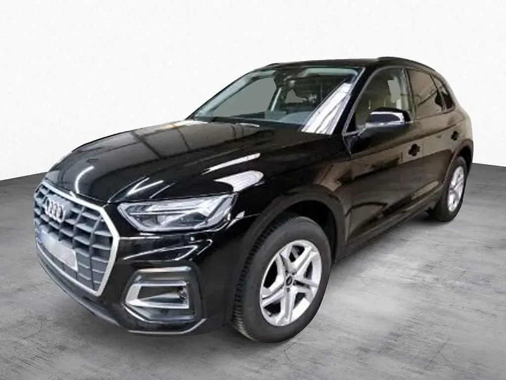 Używany Audi Q5 Basis 204 KM (150 kW) 2024 Czarny SUV