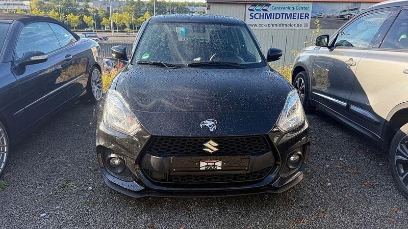 Schwarz Gebraucht 2021 Suzuki Swift Sport Limousine | 15.999 € (Fairer Preis) - Bild 1/4