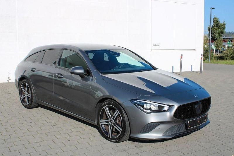 Gebraucht Mercedes CLA220 Shooting Brake 190 PS (139 kW) 2019 Grau Kombi