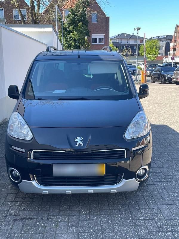 Gebraucht Peugeot Partner Tepee 98 PS (72 kW) 2012 Schwarz Van / Kleinbus