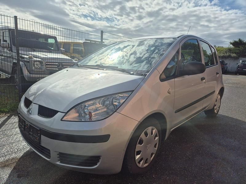 Gebraucht Mitsubishi Colt 95 PS (69 kW) 2009 Silber Limousine