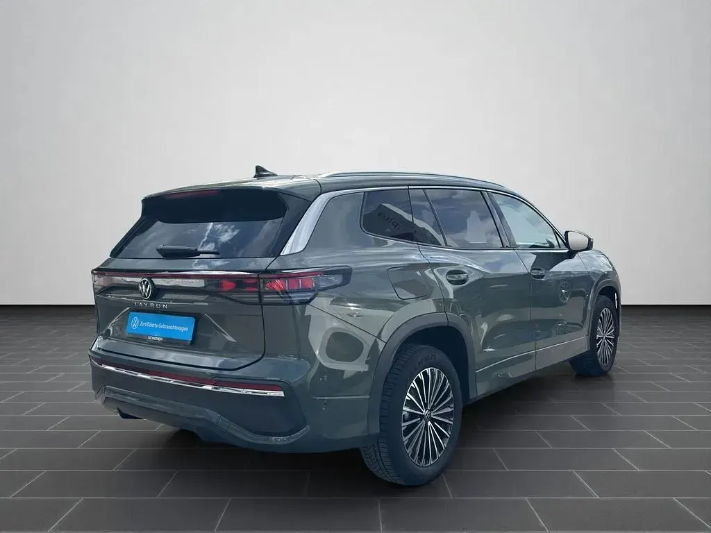 Gebraucht VW Tayron Elegance 193 PS (141 kW) 2025 Cipressinogrün metallic SUV