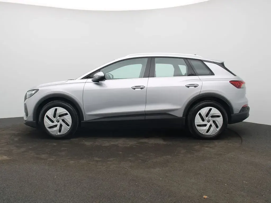 Usata Audi Q4 e-tron Comfort 210 kW (286 CV) 2024 Argento SUV