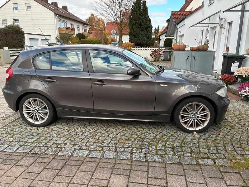 Gebraucht BMW 120 163 PS (119 kW) 2006 Braun Kleinwagen