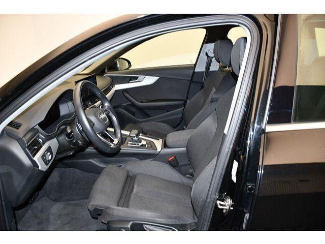 Gebraucht Audi A4 S-Line 204 PS (150 kW) 2023 Mythosschwarz metallic Kombi