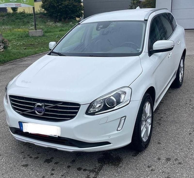 Weiß Gebraucht 2016 Volvo XC60 Business Edition SUV | 16.900 € (Guter Preis) - Bild 1/4