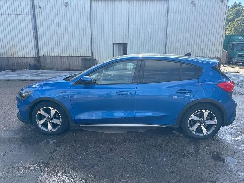 Gebraucht Ford Focus Active 155 PS (114 kW) 2020 Blau Limousine
