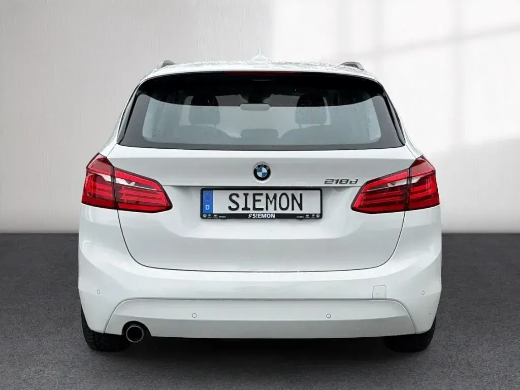 Używany BMW 218 Active Tourer Advantage 150 KM (110 kW) 2016 Biały Minivan