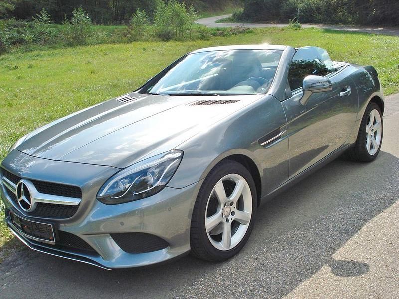 Grau Gebraucht 2016 Mercedes SLC200 Cabrio | 29.500 € (Fairer Preis) - Bild 1/4