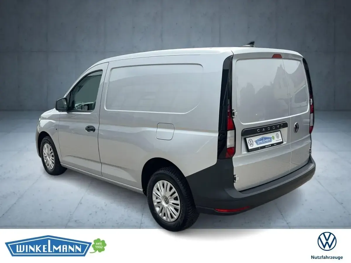 Gebraucht VW Caddy 102 PS (75 kW) 2023 Silber Van / Kleinbus