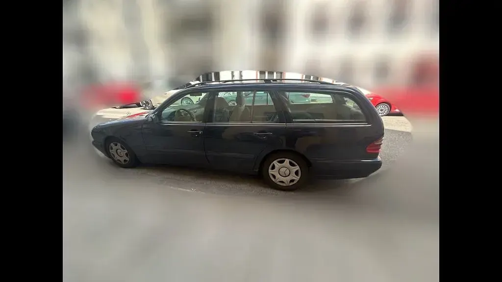Gebraucht Mercedes E220 Classic 143 PS (105 kW) 2000 Blau Limousine