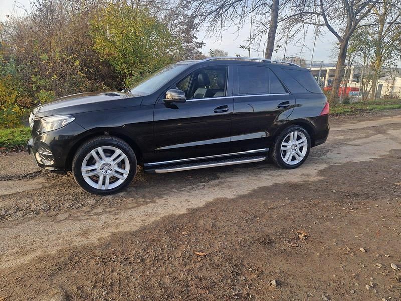 Gebraucht Mercedes GLE250 204 PS (150 kW) 2016 Schwarz SUV
