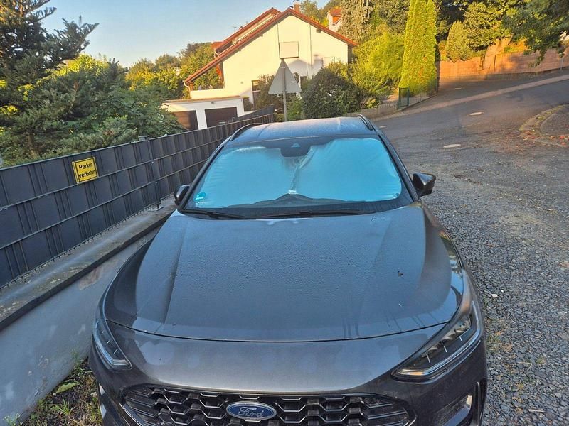 Usado Ford Focus ST 125 CV (91 kW) 2023 Gris Familiar