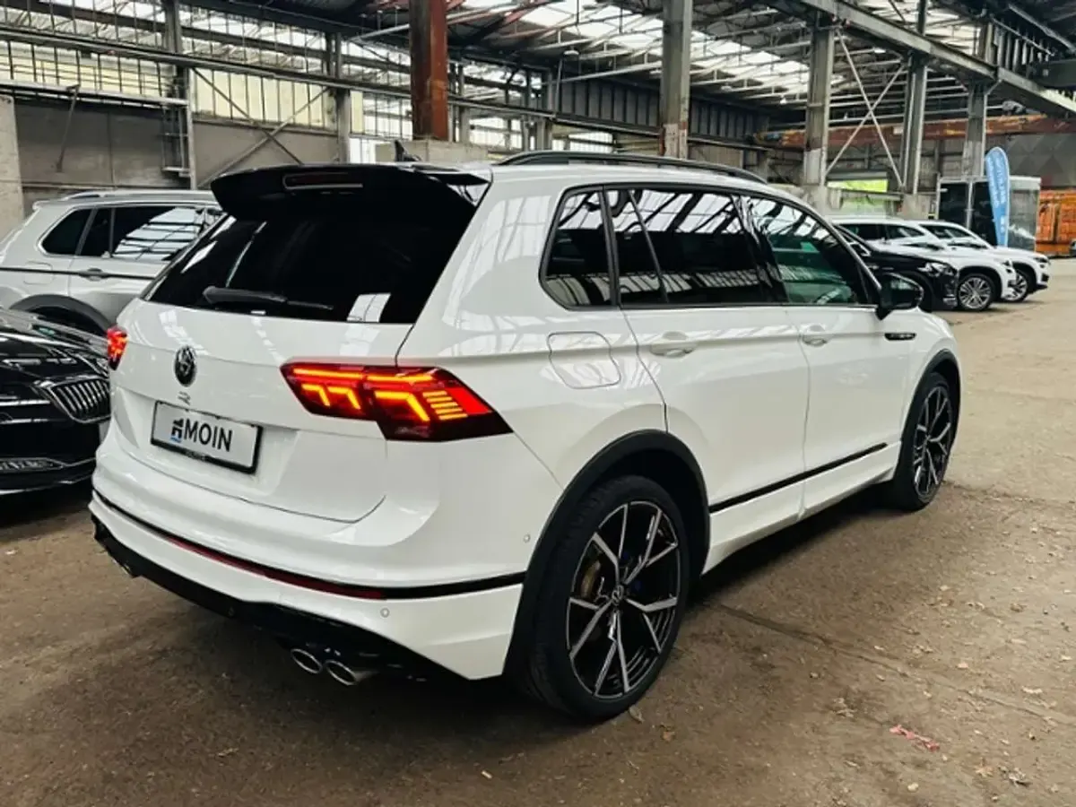 Gebraucht VW Tiguan R 320 PS (235 kW) 2022 Oryxweiß perlmutteffekt SUV