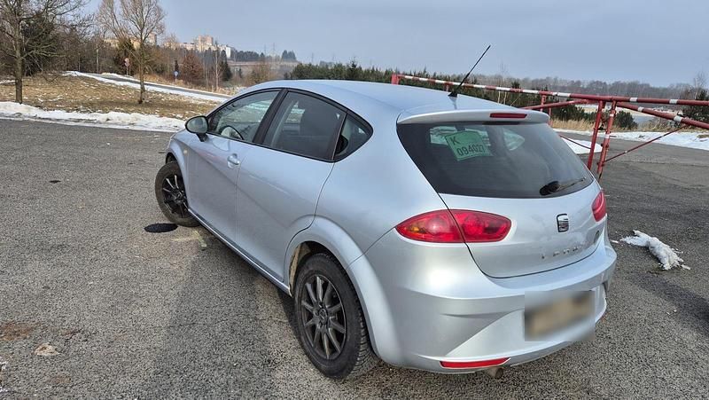 Gebraucht Seat Leon 77 PS (56 kW) 2010 Silber Kleinwagen