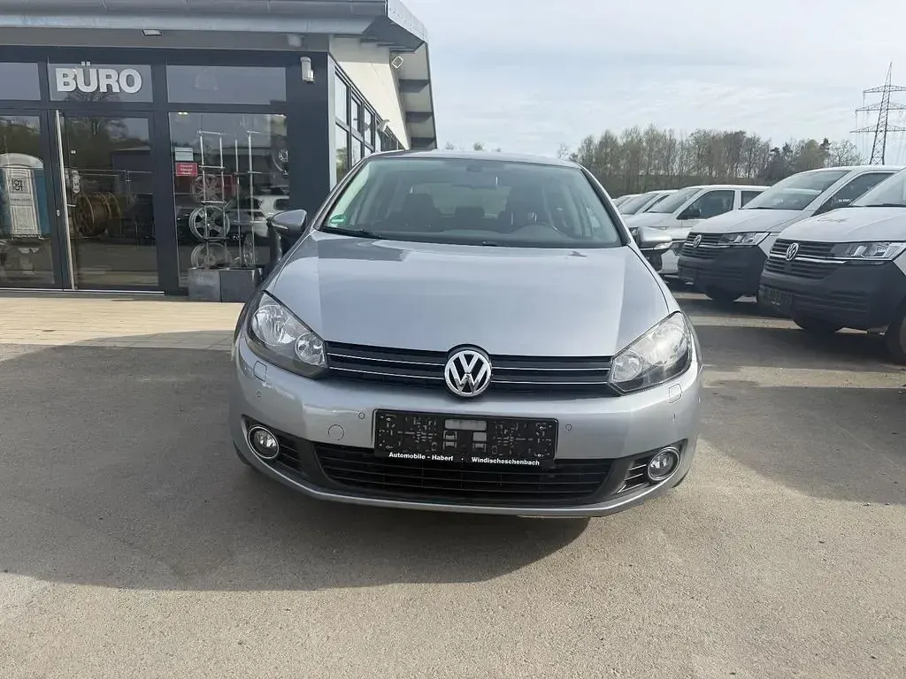 Gebraucht VW Golf VI Team 105 PS (77 kW) 2010 Silber Kleinwagen