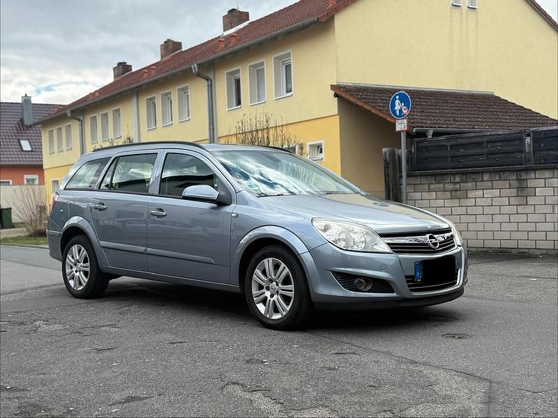 Gebraucht Opel Astra 105 PS (77 kW) 2009 Grau Kombi