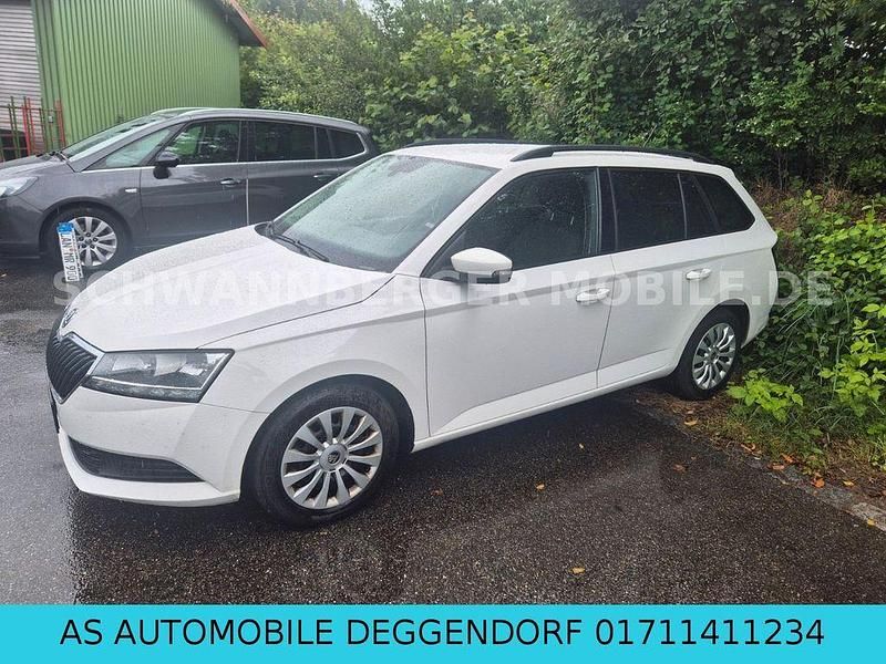 Weiß Gebraucht 2022 Skoda Fabia Active Kombi | 8.999 € (Superpreis) - Bild 1/4