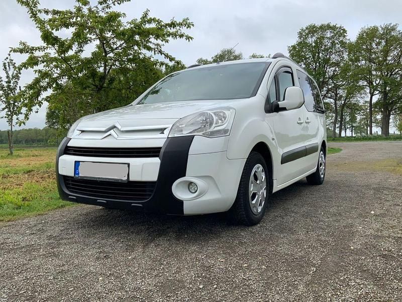 Gebraucht Citroën Berlingo 92 PS (67 kW) 2011 Weiß Van / Kleinbus