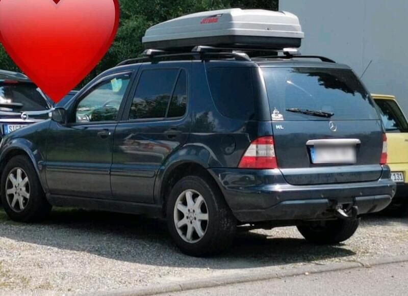 Blau Gebraucht 2001 Mercedes ML270 SUV | 2.400 € (Fairer Preis) - Bild 1/4