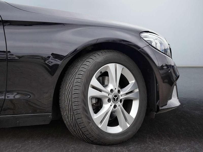 Usado Mercedes C200 150 HP (110 kW) 2019 Preto Sedan