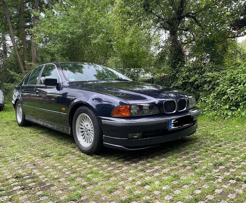 Blau Gebraucht 1999 BMW 520 Basis Limousine | 2.300 € (Guter Preis) - Bild 1/4