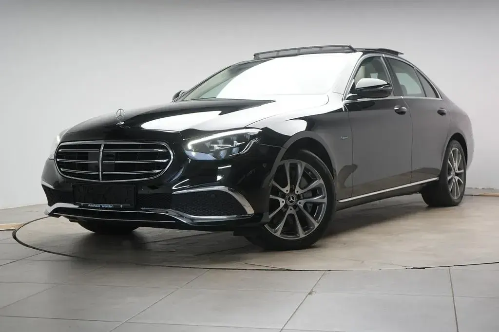Gebraucht Mercedes E300 Exclusive 194 PS (142 kW) 2020 Schwarz Limousine