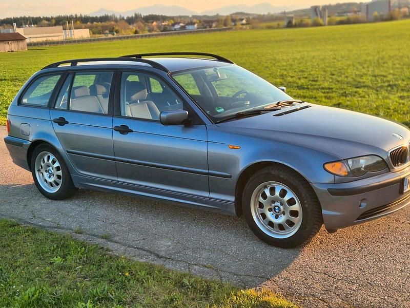 Gebraucht BMW 318 142 PS (104 kW) 2002 Blau Kombi