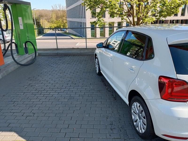Second-hand VW Polo 80 CP (58 kW) 2015 Alb Hatchback