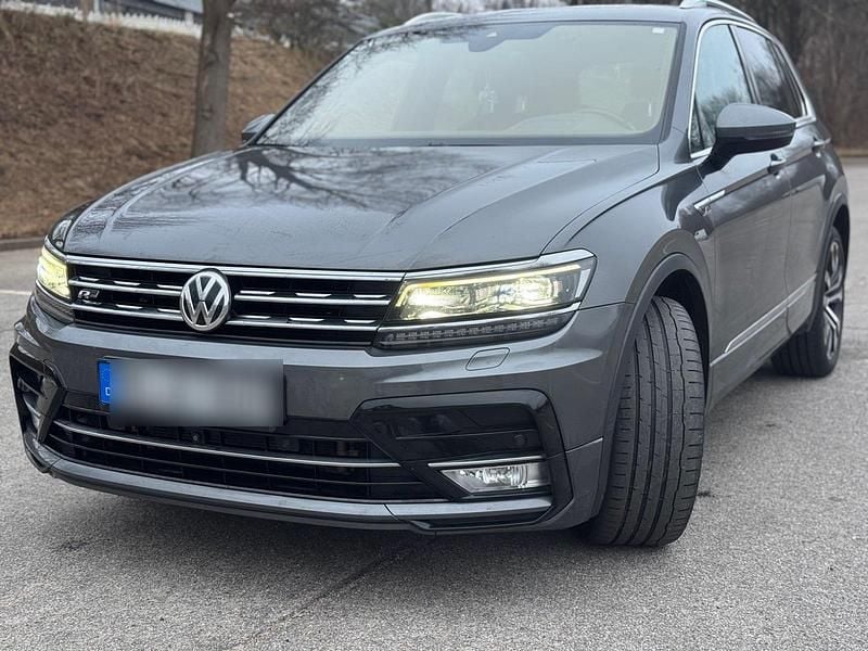 Grau Gebraucht 2017 VW Tiguan R-line SUV | 23.500 € (Guter Preis) - Bild 1/4