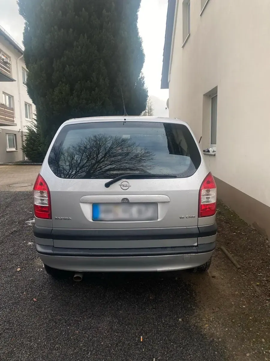 Gebraucht Opel Zafira 95 PS (69 kW) 2003 Silber Van / Kleinbus