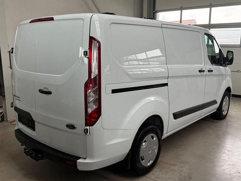 Gebraucht Ford Transit Custom 131 PS (96 kW) 2021 Weiß Van / Kleinbus
