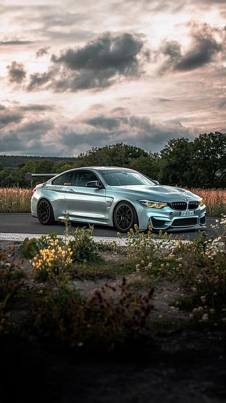 Grau Gebraucht 2016 BMW M4 Coupé | 89.000 € - Bild 1/4