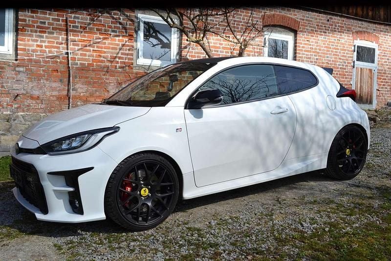 Gebraucht Toyota Yaris 261 PS (191 kW) 2021 Super white 2 Kleinwagen