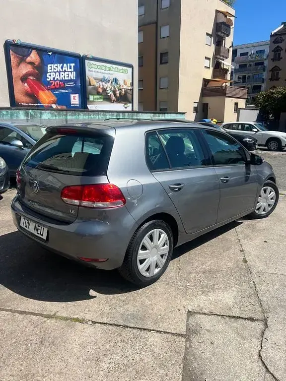 Gebraucht VW Golf VI 102 PS (75 kW) 2009 Grau Limousine