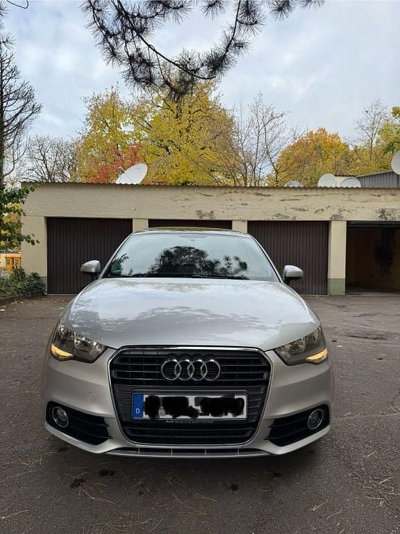 Gebraucht Audi A1 Ambition 122 PS (89 kW) 2011 Silber Kleinwagen
