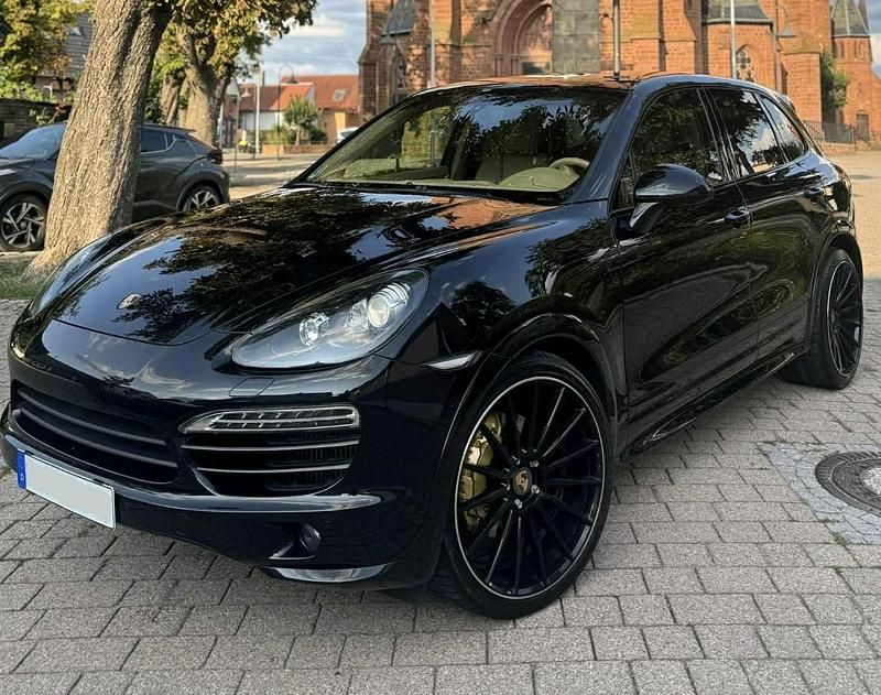 Schwarz Gebraucht 2013 Porsche Cayenne GTS SUV | 20.900 € (Fairer Preis) - Bild 1/4