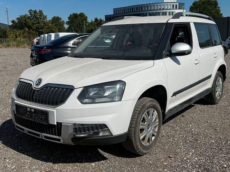 Weiß Gebraucht 2015 Skoda Yeti Ambition SUV | 3.500 € (Guter Preis) - Bild 1/4