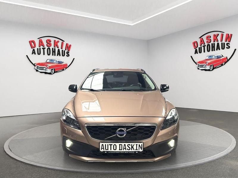 Gebraucht Volvo V40 CC Summum 150 PS (110 kW) 2014 Braun Kombi