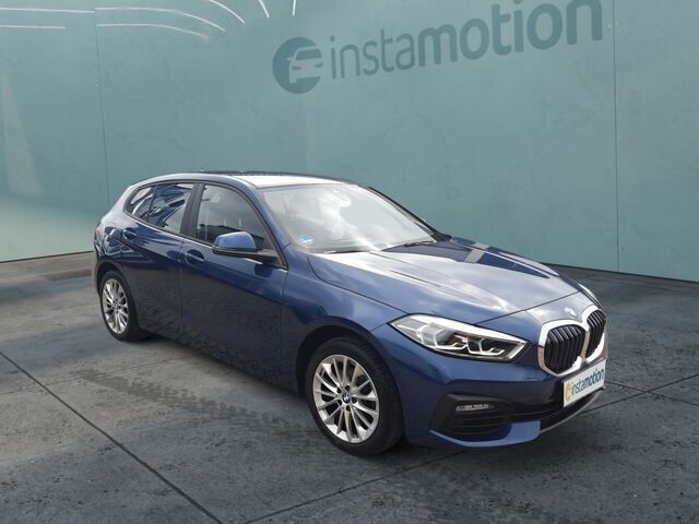 Blau Gebraucht 2023 BMW 118 Advantage Kleinwagen | 27.280 € (Teuer) - Bild 1/2