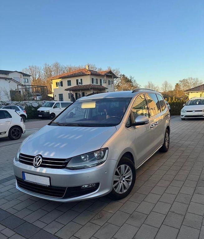 Silber Gebraucht 2010 VW Sharan Highline Van / Kleinbus | 9.500 € (Fairer Preis) - Bild 1/3
