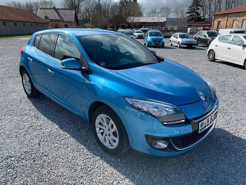 Gebraucht Renault Mégane Dynamique 131 PS (96 kW) 2012 Blau Limousine