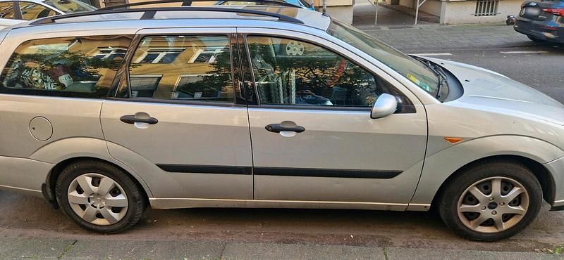 Used Ford Focus Ambiente 75 HP (55 kW) 2000 Silver Estate