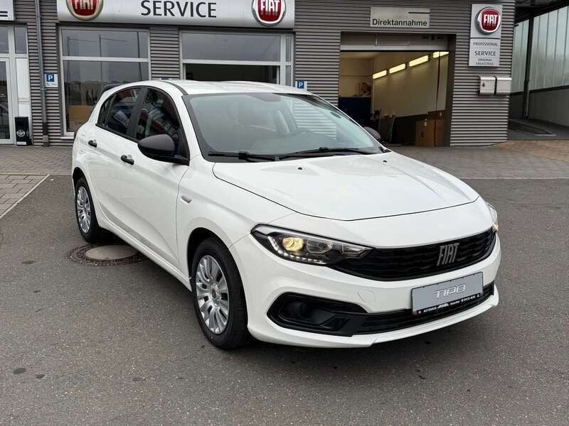 Gebraucht Fiat Tipo 131 PS (96 kW) 2024 Weiß Kleinwagen