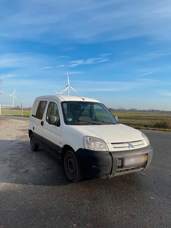 Weiß Gebraucht 2007 Citroën Berlingo Van / Kleinbus | 1.799 € (Guter Preis) - Bild 1/4