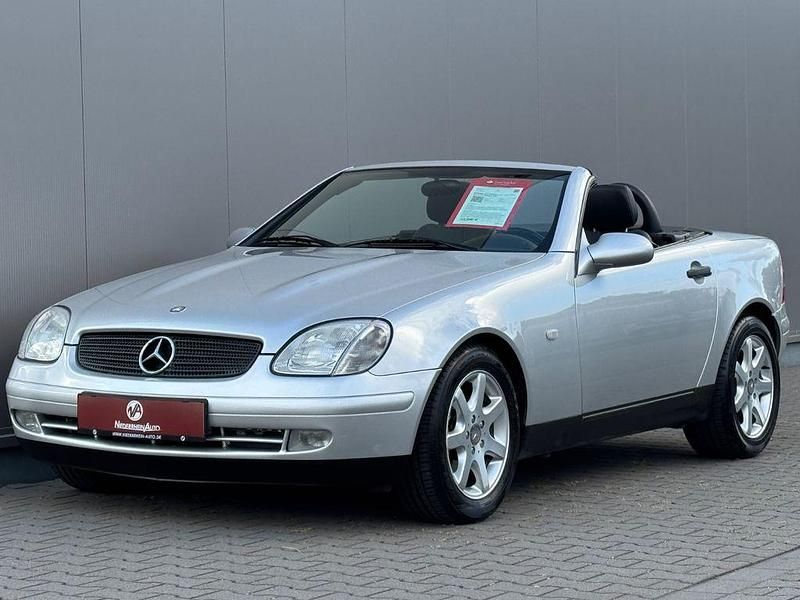 Silber Gebraucht 1999 Mercedes SLK230 Cabrio | 10.990 € (Teuer) - Bild 1/4