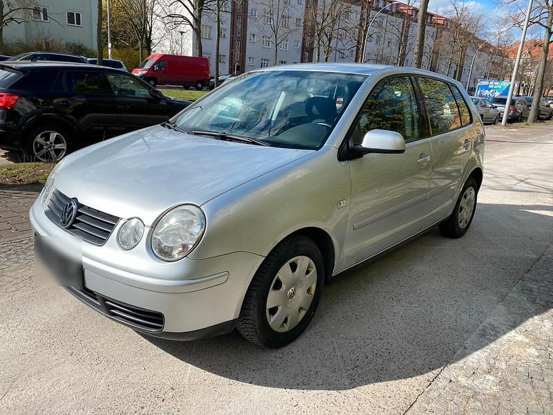 Gebraucht VW Polo 55 PS (40 kW) 2002 Silber Kleinwagen