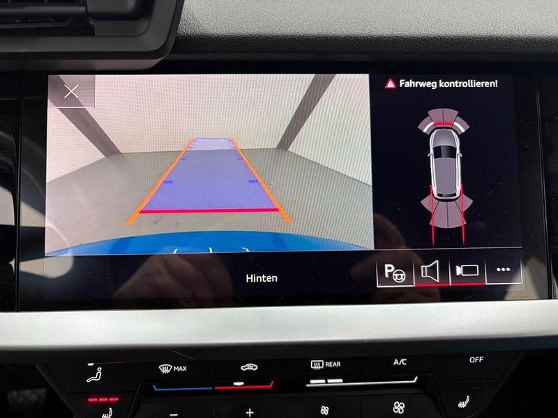 Gebraucht Audi A3 S-Line 116 PS (85 kW) 2023 Blau Limousine