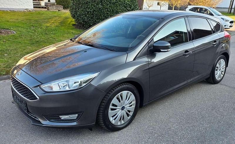 Gebraucht Ford Focus Trend 101 PS (74 kW) 2017 Magneticgrau (metallic) Kleinwagen