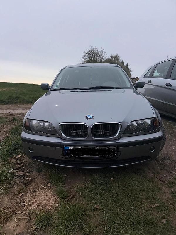 Gebraucht BMW 320 150 PS (110 kW) 2003 Grau Limousine